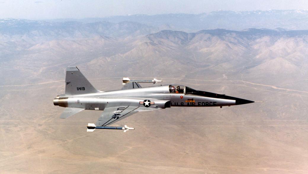Βίντεο: Όταν η ΕΣΣΔ δοκίμαζε στον αέρα F-5E εναντίον MiG-21