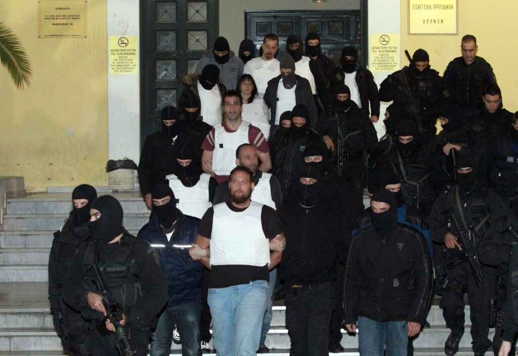 «Πυρήνες της Φωτιάς»: Οι εκτιμήσεις, οι φόβοι της Αστυνομίας και τα 15 οπλοστάσια