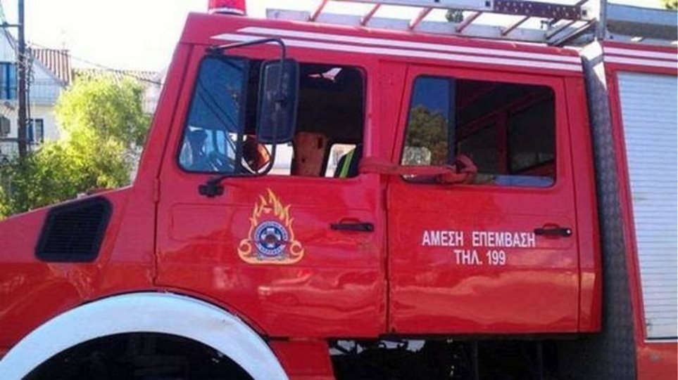 Πυρκαγιά σε χαμηλή βλάστηση στην Κερατέα Αττικής