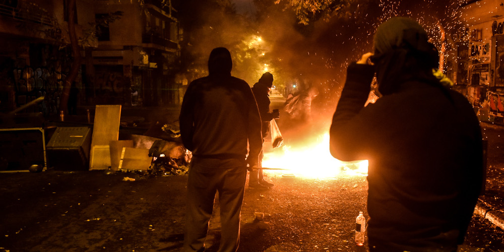 Δοκιμάζεται το δόγμα «νόμος και τάξη» της κυβέρνησης: Ετοιμάζουν πορεία και επεισόδια για την αποφυλάκιση Ε.Κορκονέα