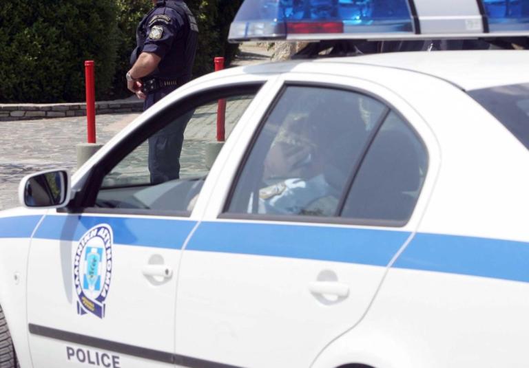 Έκαναν αμέριμνοι μπάνιο ενώ τους έκλεβαν 2.500 ευρώ από το αυτοκίνητο!