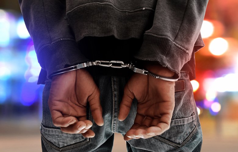 Συνέλλαβαν έναν από τους μεγαλύτερους γόηδες της ελληνικής showbiz για κλοπή κινητού