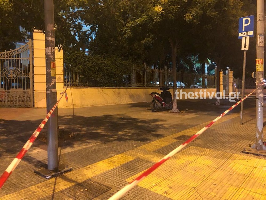 Αναστάτωση έχει προκαλέσει «ορφανό» μηχανάκι έξω από το ΥΜΑΘ