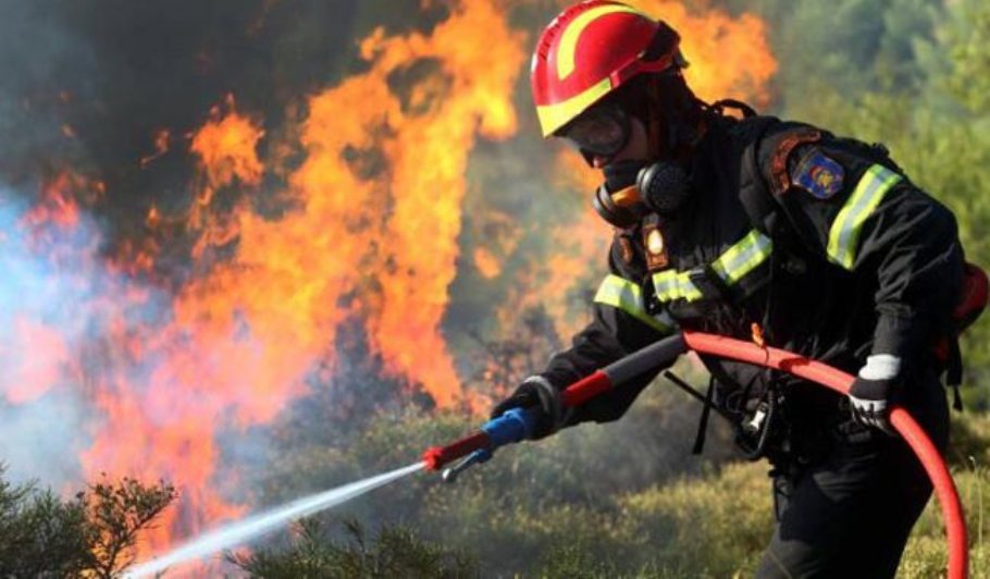 Φωτιές στη Μεσσηνία: Τέθηκαν υπό μερικό έλεγχο
