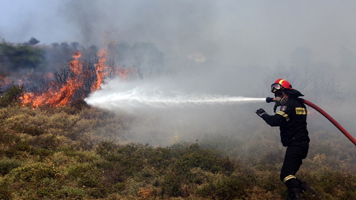 Υπό έλεγχο τέθηκε η φωτιά στην Ελάτη