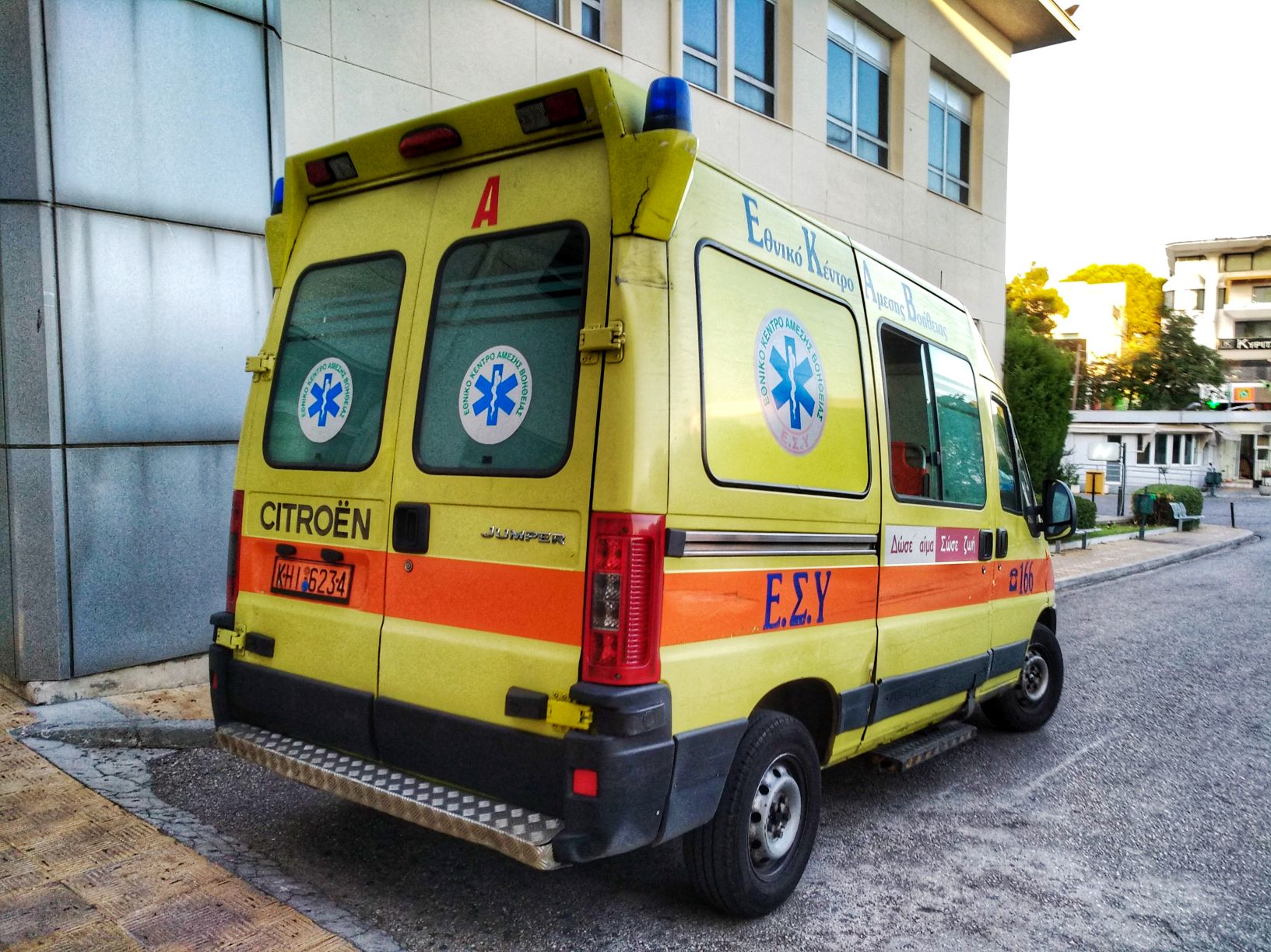 Τροχαίο δυστύχημα στο Αίγιο: Αυτό είναι το σημείο που έχασαν τη ζωή τους η γιαγιά και το εγγόνι της (βίντεο)