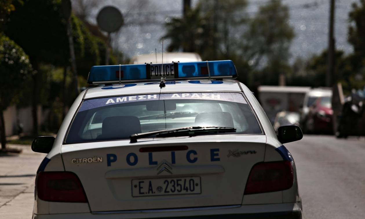 Ιερείς τράκαραν έξω από εκκλησία στο Αγρίνιο – Σοβαρές ζημιές στο ΙΧ