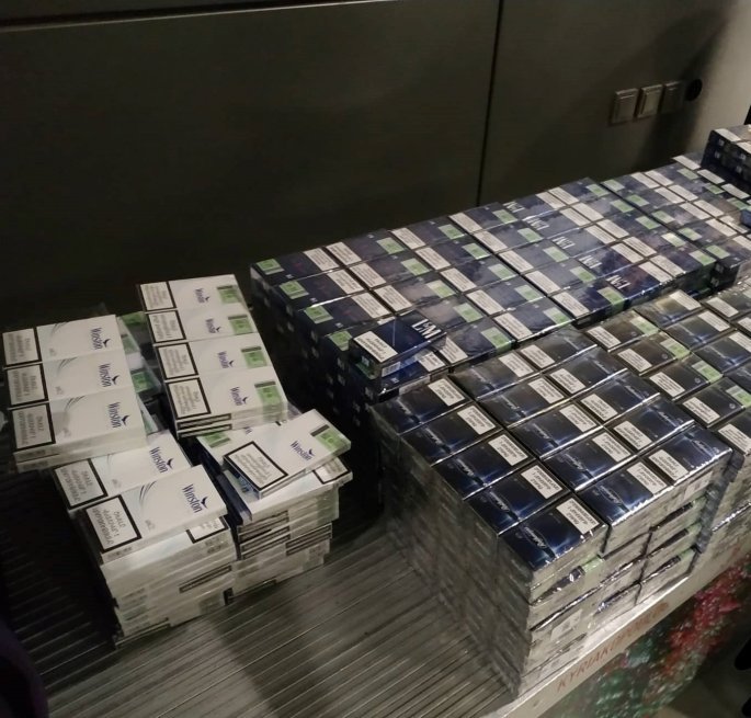 Ούτε ένα, ούτε δύο… Με 25 χιλιάδες λαθραία πακέτα τσιγάρα βρέθηκαν δύο Αρμένιοι στην Θεσσαλονίκη (φωτο)