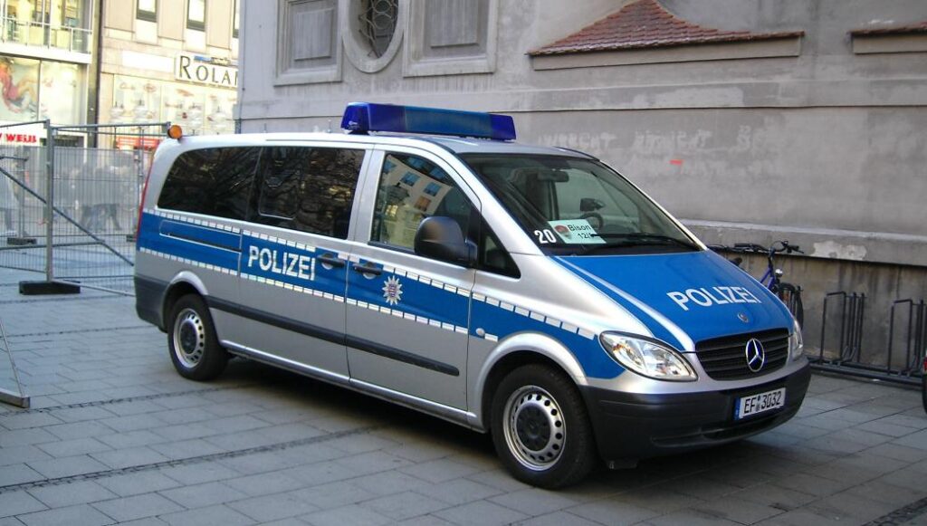 Καuτές αστυνομικίνες «ανάβουν» το Instagram: Εσωτερική έρευνα για τις σέξι πόζες