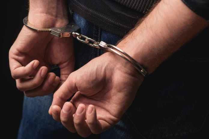 Βόλος: Άνδρας εισέβαλε στο σπίτι γυναίκας και την… θώπευσε
