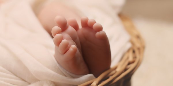 H 19χρονη νιώθει μετανιωμένη που άφησε το παιδί της στη Νέα Ιωνία – Το ζητά πίσω (βίντεο)