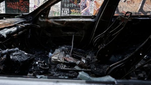 Περιφερειακός Θεσσαλονίκης: Όχημα τυλίχθηκε στις φλόγες