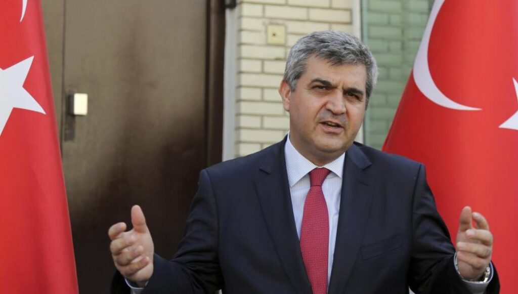 Προκαλεί ο Τούρκος υφυπουργός Εξωτερικών από τις Βρυξέλλες – «Η Κυπριακή Δημοκρατία κρατάει όμηρο την ΕΕ»