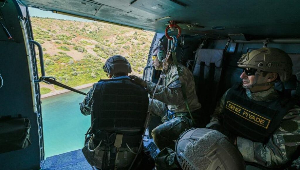 Τουρκία: Ασκήσεις καταρρίχησης και βολών πραγματοποίησαν ομάδες της SAT-SAS