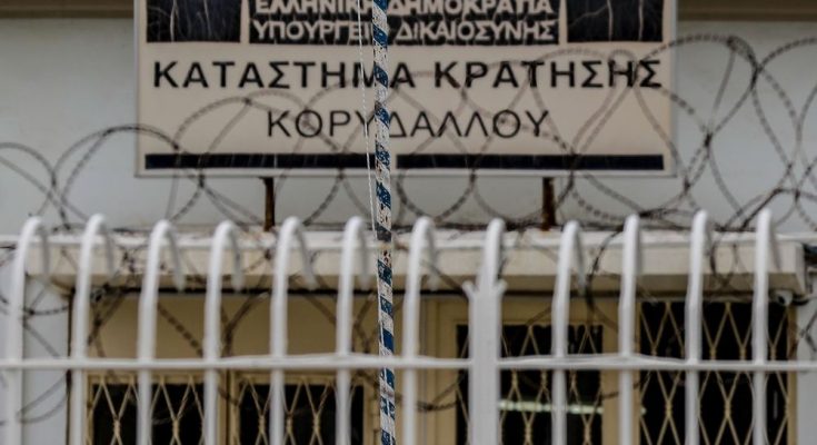 Έλεγχος στις φυλακές Κορυδαλλού – Μαχαίρια, ναρκωτικά μέχρι και… λάπτοπ βρέθηκαν σε κελιά (βίντεο)