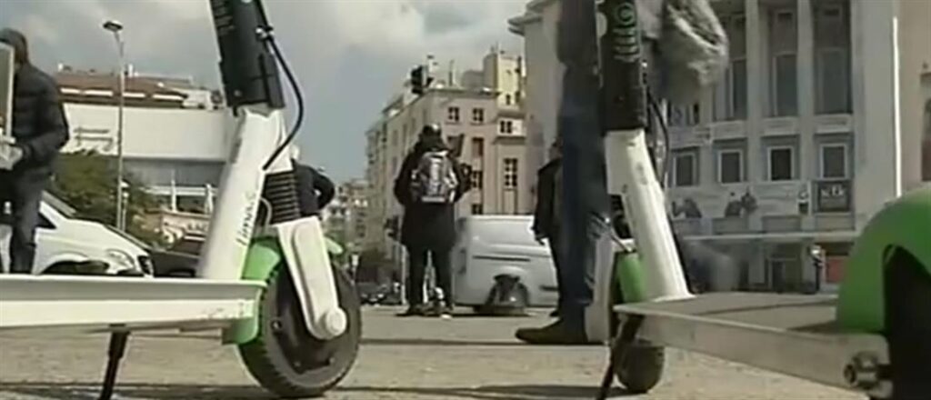 Οδηγός ΙΧ τράκαρε και εγκατέλειψε 23χρονο με ηλεκτρικό πατίνι