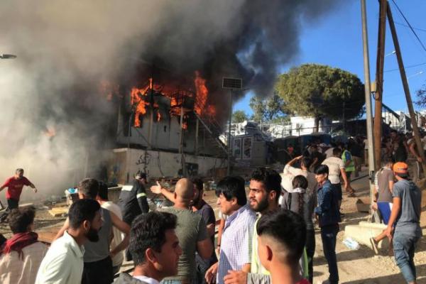 Απο βραχυκύκλωμα ξεκίνησε η φωτιά στη Μόρια
