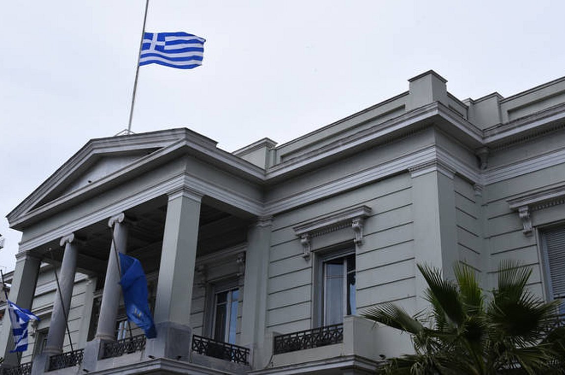 Αποκαλύφθηκε μεγάλο κύκλωμα που εκδίδει «μαύρες βίζες» – Τις χορηγούσε υπάλληλος του ελληνικού ΥΠΕΞ