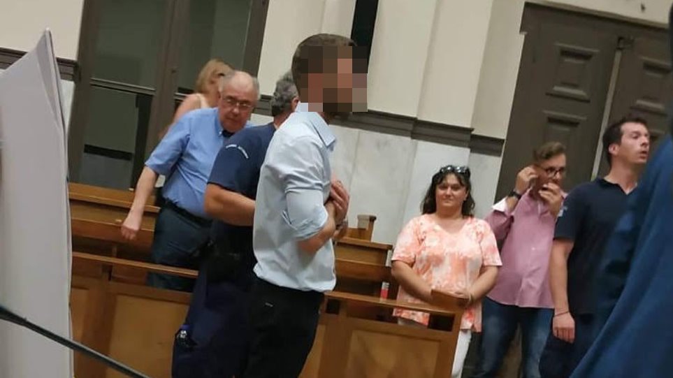 Πατροκτόνος της Ζακύνθου: «Ο πατέρας μου ήθελε να να του κάνω ”κατάσταση” με την αδελφή μου» (βίντεο)