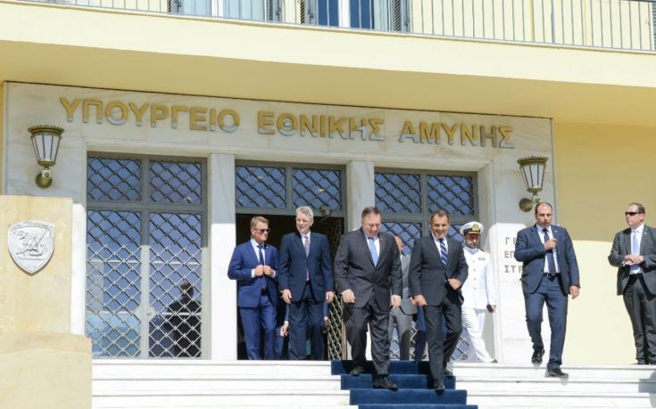 O Πομπέο στο ΥΠΕΘΑ: Τι συζήτησε με τον Ν.Παναγιωτόπουλο