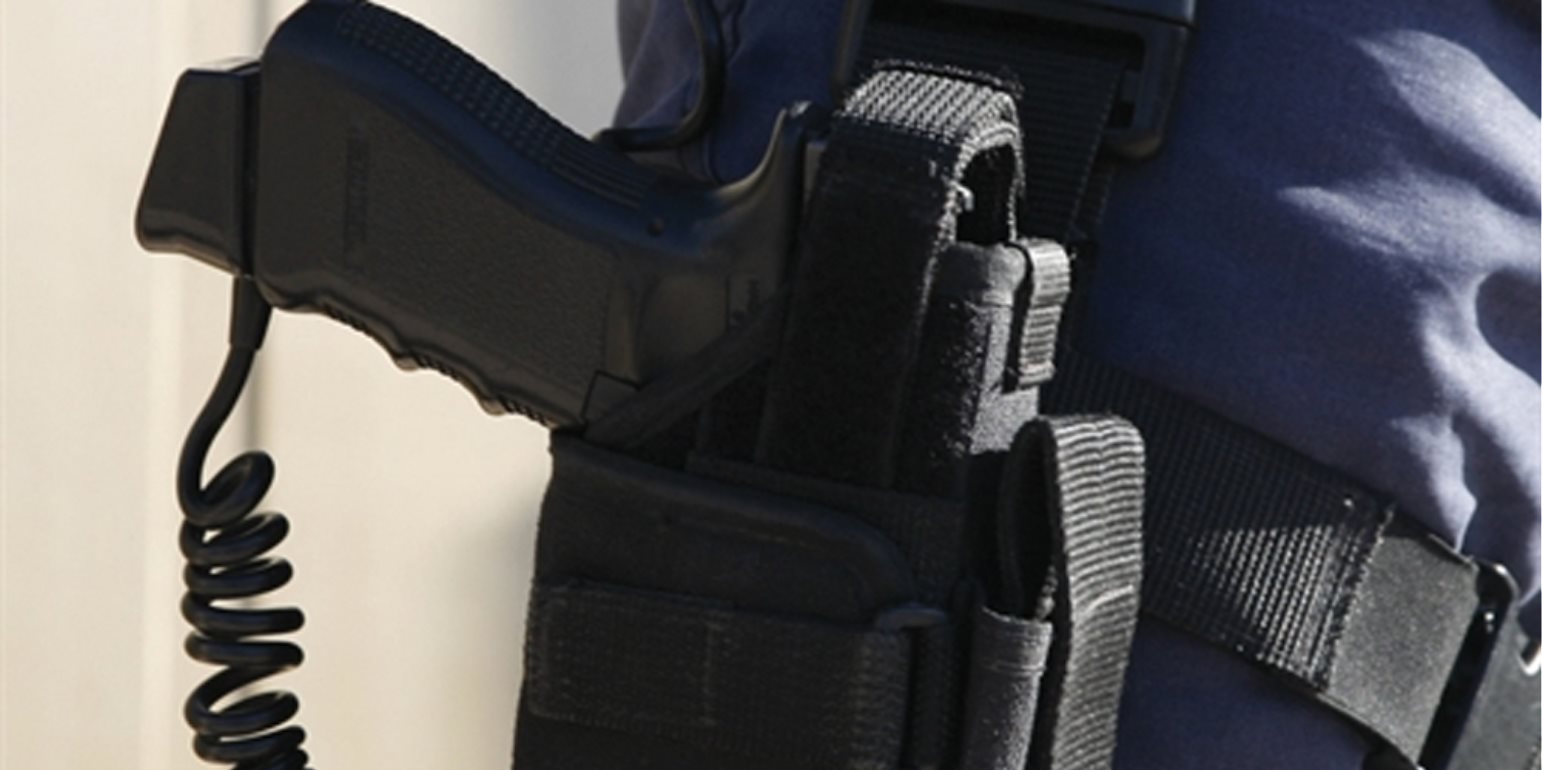 Ακρόπολη: Αστυνομικός διασκέδασε σε μπαρ και… ξέχασε το όπλο του