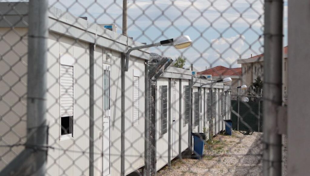 Έσβησε η φωτιά στο κέντρο κράτησης προσφύγων στην Αμυγδαλέζα – Η φωτιά ξέσπασε νωρίς το μεσημέρι σε δύο κοντέινερ