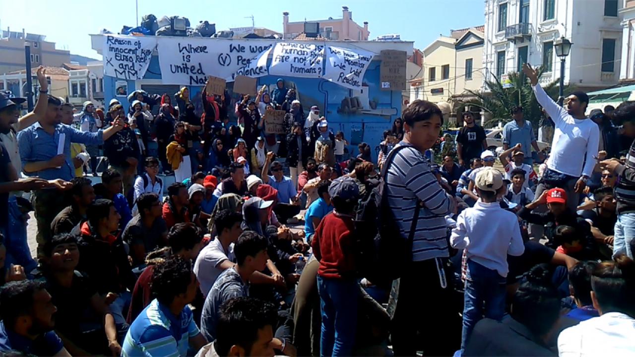 Νέο σχέδιο εποικισμού: 20.000 «αιτούντες» καταφθάνουν στην ενδοχώρα – 700 αναχωρούν αύριο από την Σάμο