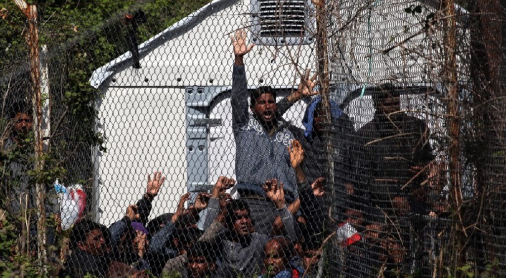 Πρόβα εξέγερσης στην Χίο: Αλλοδαποί «διαδηλώνουν» & απαιτούν τη μεταφορά τους στην ενδοχώρα (βίντεο)