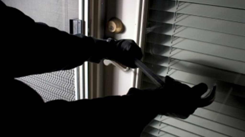 Δέκα μέρη στο σπίτι για να κρύψετε τα χρήματα σας – Δεν τα φαντάζεστε ούτε εσείς αλλά… ούτε και οι κλέφτες (φωτο)