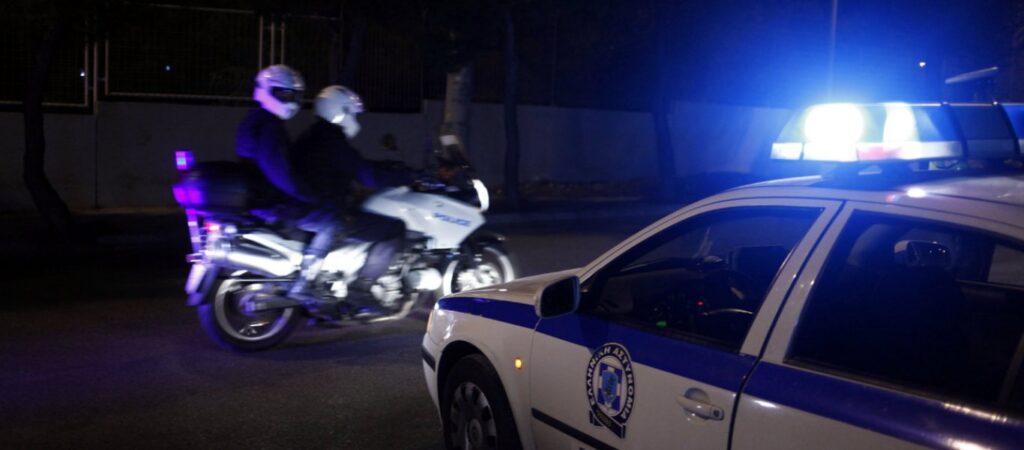 Εμπρησμός στα γραφεία της Χρυσής Αυγής: Ανθρωποκυνηγητό, συγκρούσεις αυτοκινήτων με περιπολικά αλλά σύλληψη καμία!