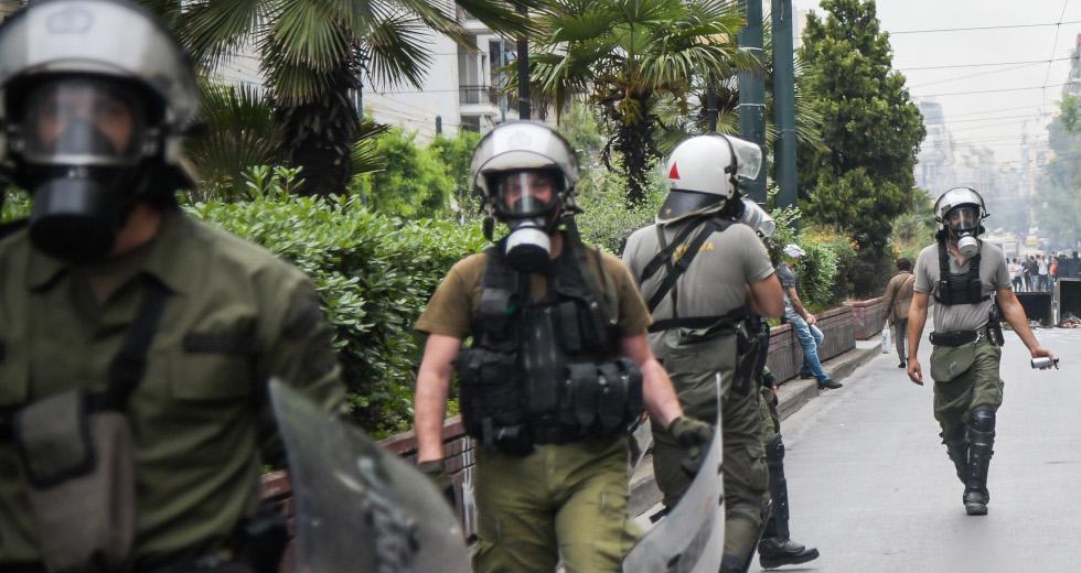Επιχείρηση της ΕΛ.ΑΣ. σε υπό κατάληψη κτίριο δίπλα στην ΑΣΟΕΕ – Ακροαριστεροί έκλεψαν το κλειδί από φορτηγό (upd)