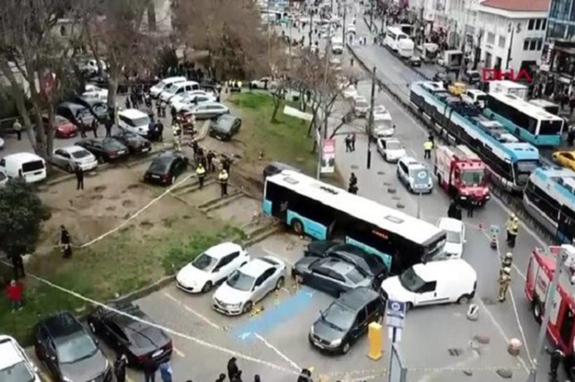 Κωνσταντινούπολη: Δεν βρέθηκαν ίχνη αλκοόλ στον οδηγό που έπεσε στη στάση