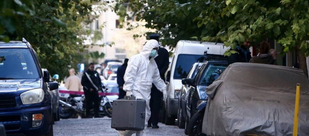 «Επαναστατική Αυτοάμυνα»: Ετοίμαζαν νέο «χτύπημα» – Θα μετέφεραν οπλισμό με «καμουφλαρισμένο» ασθενοφόρο (φωτο)