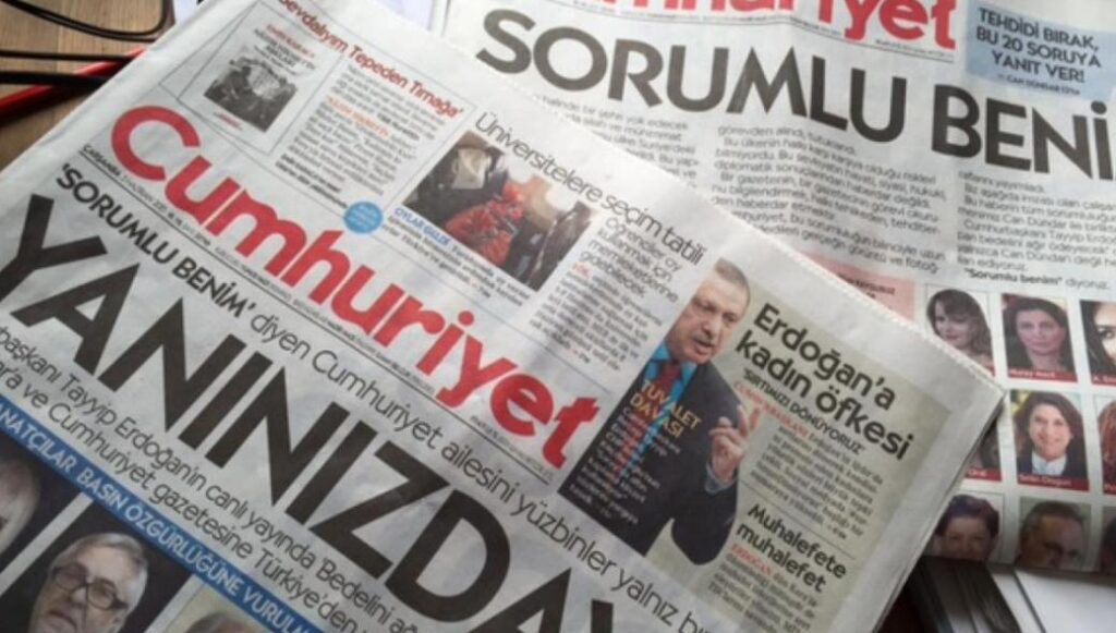 Τουρκία: Δικαστήριο διατήρησε τις ποινές φυλάκισης για τους δημοσιογράφους της Cumhuriyet