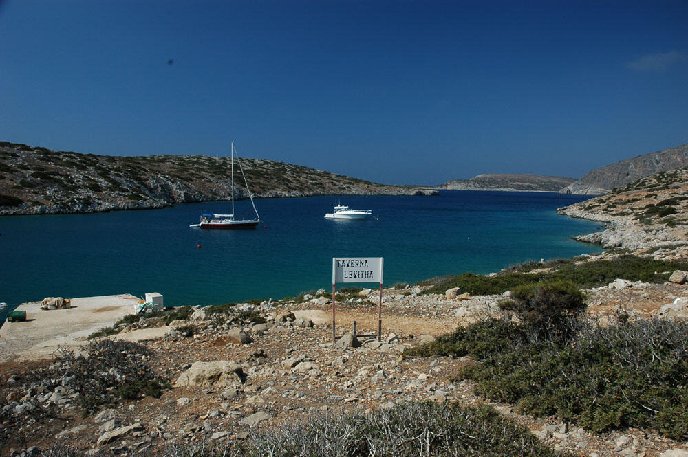 Το σχέδιο για μεταφορά των παράνομων μεταναστών σε έρημα νησιά: Πώς διέρρευσε – Πώς ματαιώθηκε – Τα 3 νησιά του σχεδίου