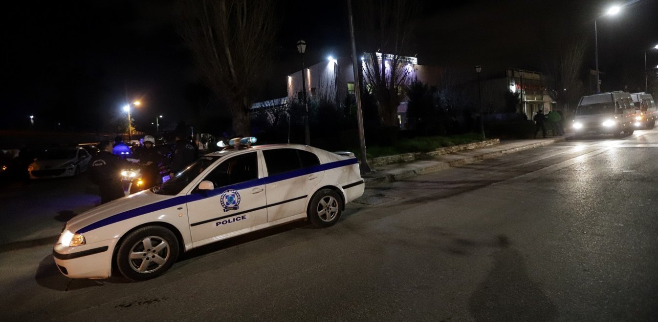 Συμπλοκές μεταξύ οπαδών Άρη και ΠΑΟΚ στη Θεσσαλονίκη – Η Αστυνομία έκανε χρήση δακρυγόνων