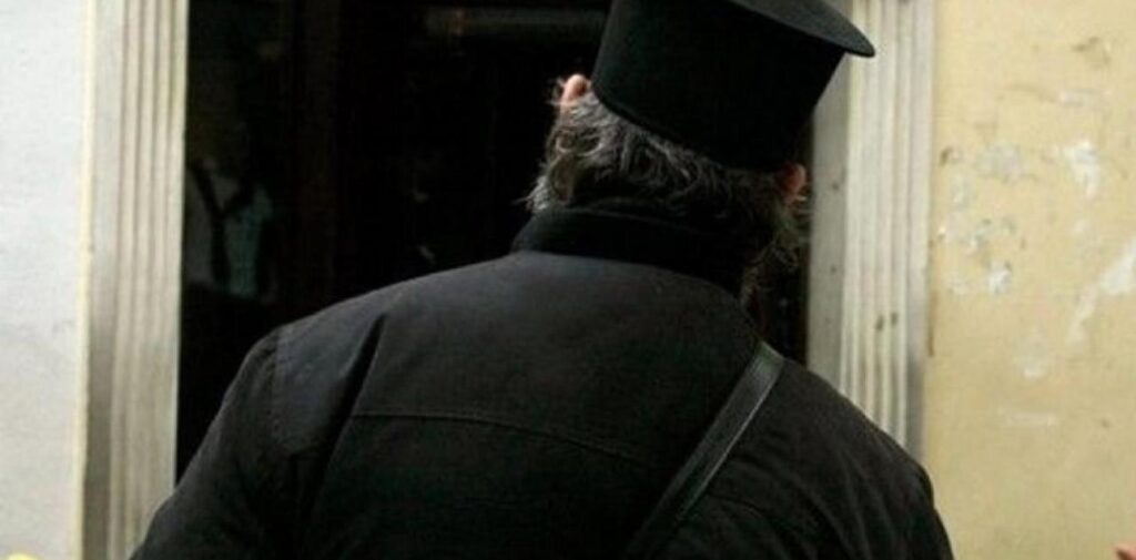 Μάνη: Eξελίξεις με τον ιερέα που κατηγορείται για τον βιaσμό της 12χρονης – Διαγνώστηκε με μεταδιδόμενο νόσημα (βίντεο)