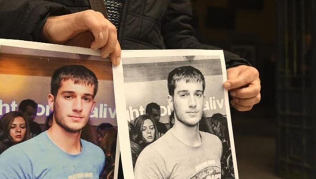 Βαγγέλης Γιακουμάκης: Στο εδώλιο ο πατέρας του – Επειδή επιτέθηκε στον πρώην διευθυντή της Γαλακτοκομικής Σχολής