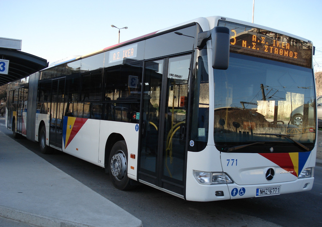 Θεσσαλονίκη: Αναρχικοί στα κεντρικά γραφεία του ΟΑΣΘ