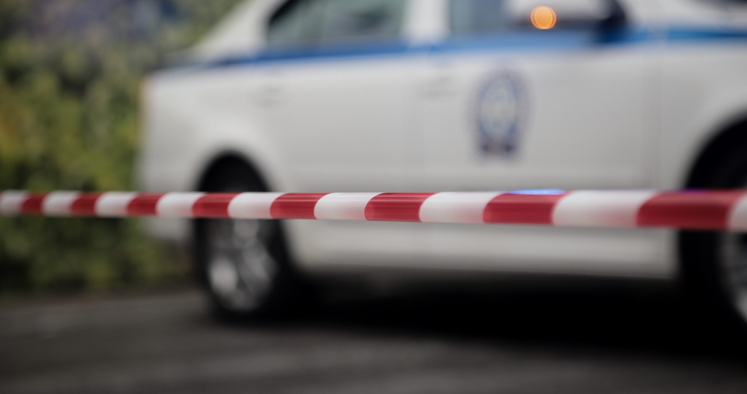 Έγκλημα στους Αγίους Θεοδώρους: Ξεσπά ο σύζυγος της 73χρονης – «Έκαναν κομμάτια τη γυναίκα μου δύο αλήτες» (βίντεο)