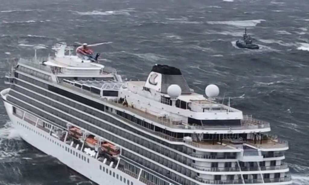 Πουέρτο Ρίκο: Η στιγμή που μωρό 18 μηνών πέφτει από τα χέρια του παππού του στη θάλασσα (βίντεο)