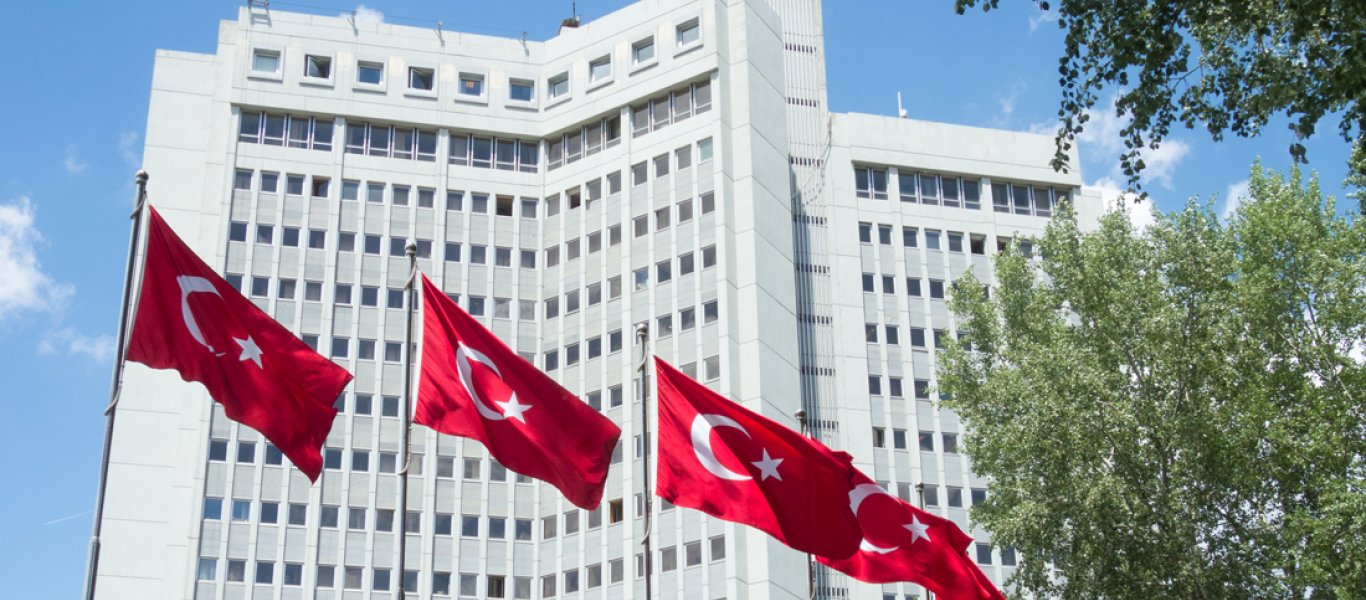 Τουρκικό ΥΠΕΞ: «Να τιμωρηθούν όπως τους αξίζει αυτοί που έκαψαν το αυτοκίνητο του Τούρκου διπλωμάτη στη Θεσσαλονίκη»