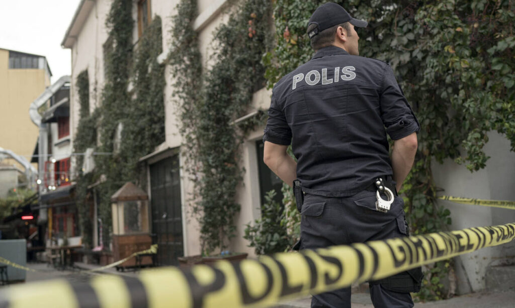 Σμύρνη: Έκαψαν το αυτοκίνητο υπαλλήλου του ελληνικού Προξενείου