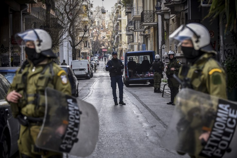 Eπιχείρηση της ΕΛ.ΑΣ. στα Εξάρχεια – Με τη συνδρομή drone (βίντεο)