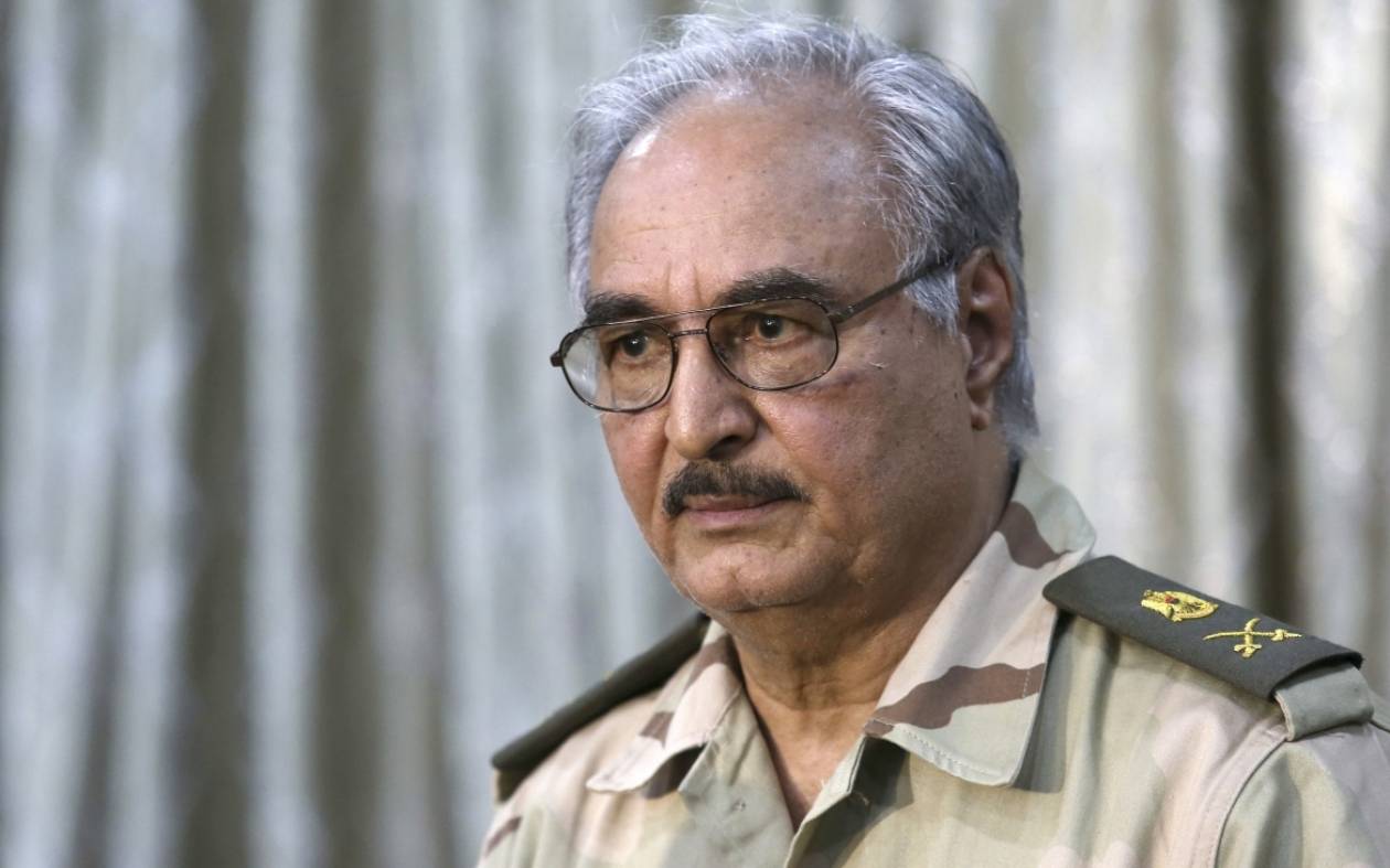 Μόσχα: Αποχώρησε χωρίς συμφωνία ο Χ.Χάφταρ – Ξεκίνησαν νέες συγκρούσεις στην Τρίπολη