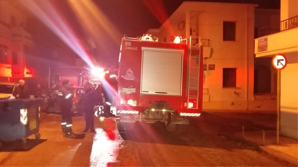 Κυψέλη: Πυρπόλησαν μηχανάκι και αυτοκίνητο