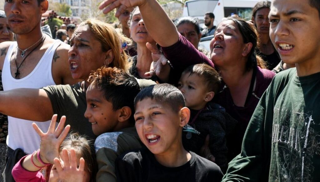 Ρόδος: Έδωσε νερό σε Τσιγγάνο και αυτοί τον πλάκωσαν στο ξύλο!