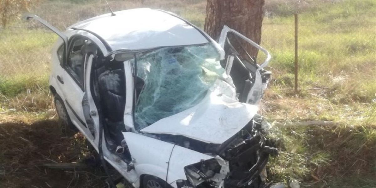 Μυτιλήνη: Τροχαίο δυστύχημα με 1 νεκρό από σύγκρουση αγροτικού με ΙΧ (φώτο)