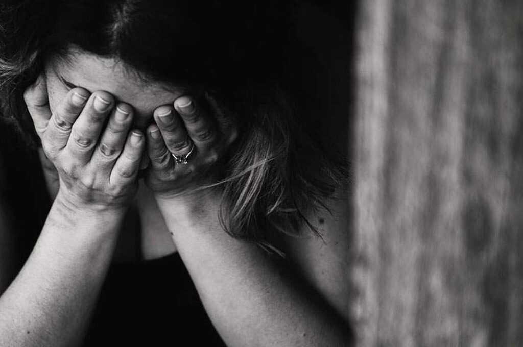 Φρίκη: Πα(τέρας) βίαζe την κόρη του επί 13 χρόνια και την άφησε έγκυο 3 φορές