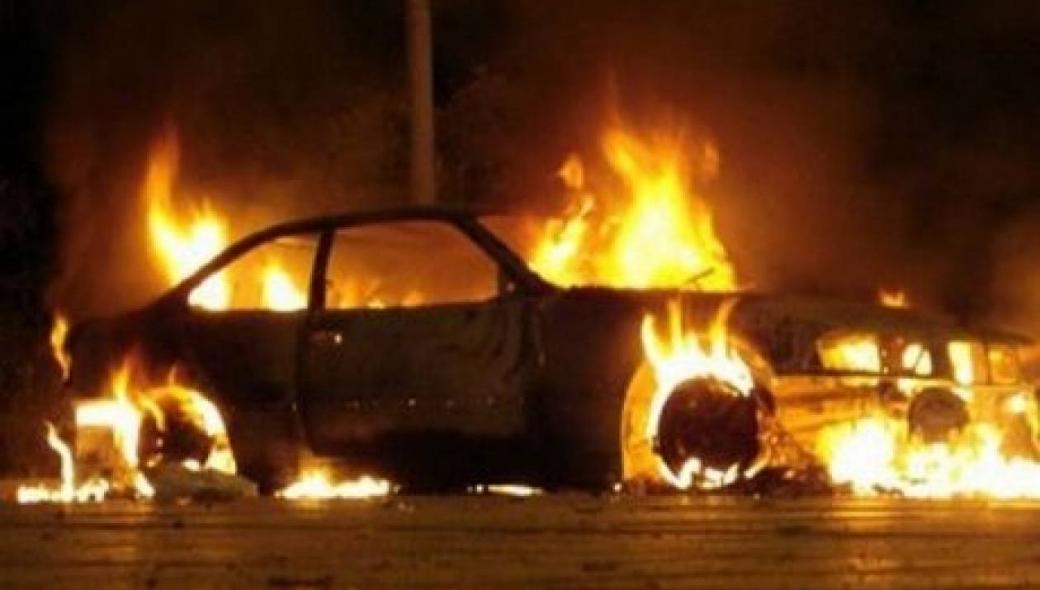 Διπλή εμπρηστική επίθεση σε αυτοκίνητο στη Γλυφάδα με 3 ώρες διαφορά